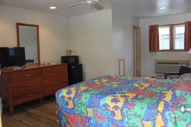 Pony Island Inn Окракоук Екстериор снимка