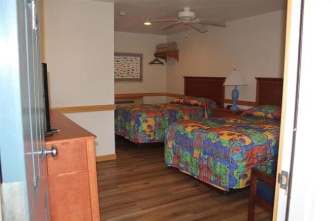 Pony Island Inn Окракоук Екстериор снимка