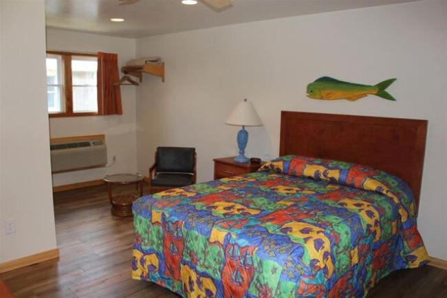 Pony Island Inn Окракоук Екстериор снимка