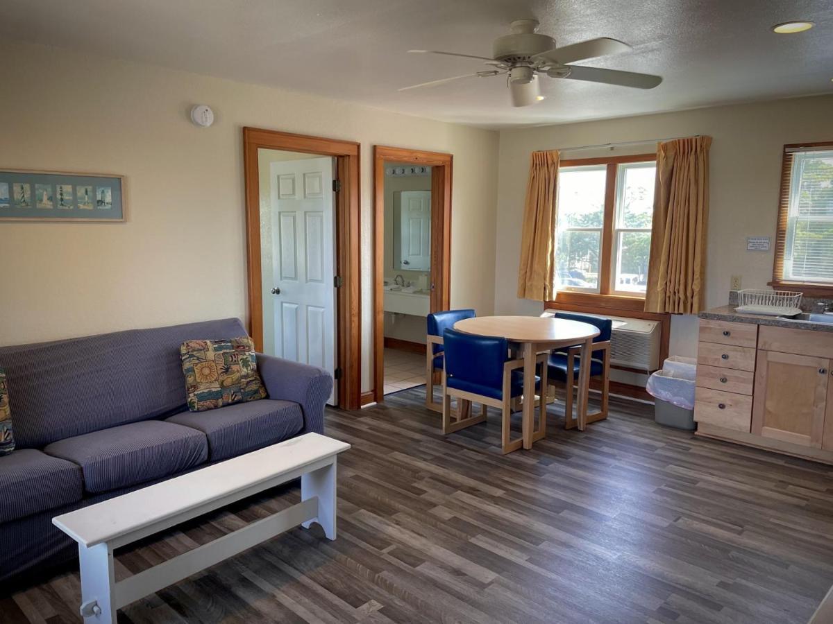 Pony Island Inn Окракоук Екстериор снимка